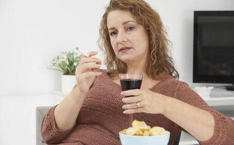 慢性胃炎怎麼引發的 慢性胃炎的原因 哪些不良習慣會得胃病