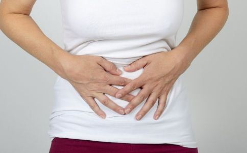 什麼原因引發胃潰瘍 胃潰瘍的治療方法 如何治療胃潰瘍