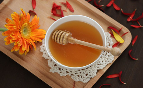 胃潰瘍能吃蜂蜜嗎 胃潰瘍 蜂蜜 胃潰瘍能喝蜂蜜嗎